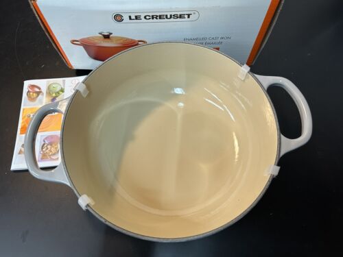 Le Creuset ® Signature 3.5-Qt. Mist Grey Signature Sauteuse Oven New - Picture 4 of 8
