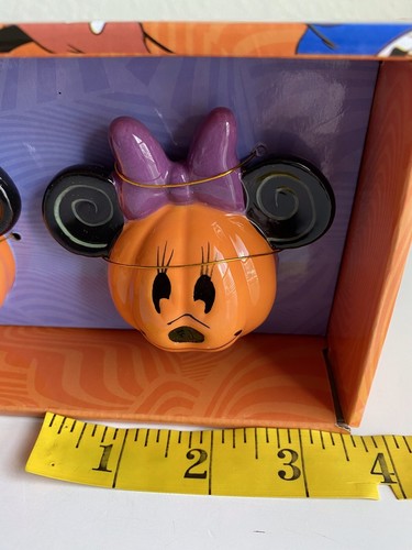 Disney Mickey Mouse And Minnie Mouse Halloween Pumpkin Salt & Pepper Shakers NEW - Picture 11 of 11