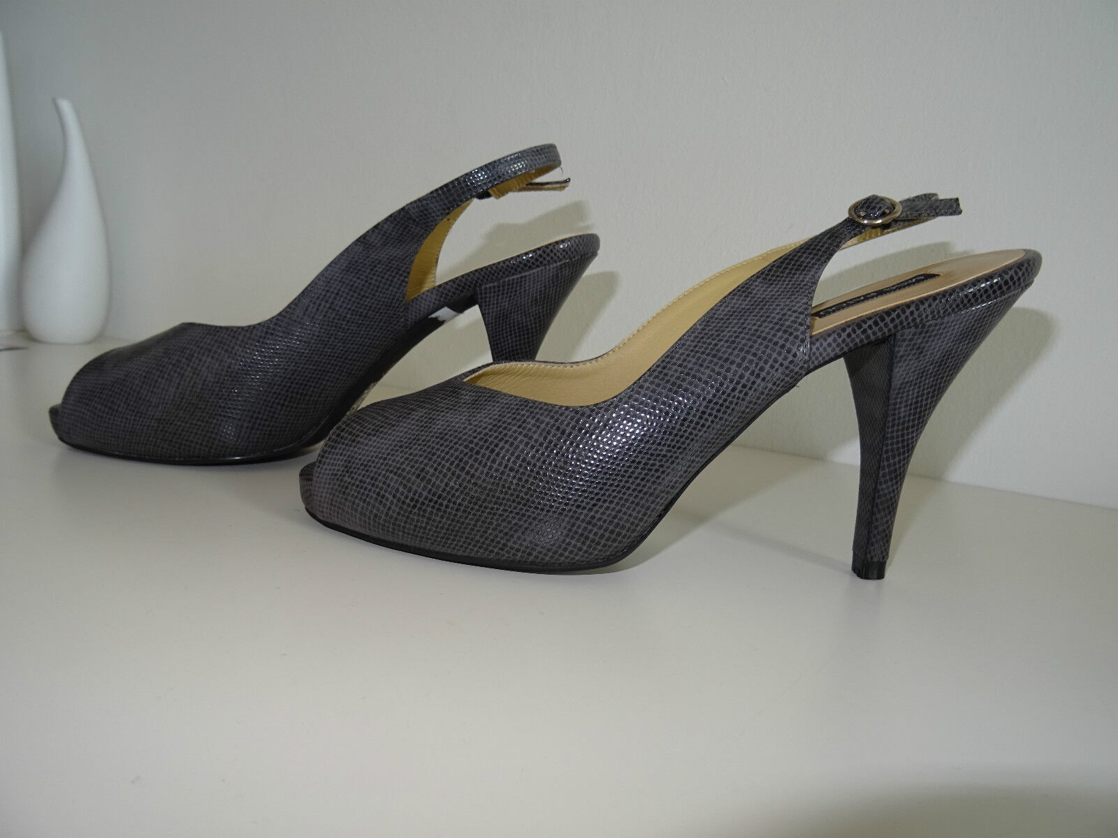 Neu Miss Patou Slingpumps Peeptoes Schuhe Gr.37 Grau Schlangenoptik Neu Miss Patou Slingpumps Peeptoes Schuhe Gr.37 Grau Schlangenoptik