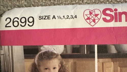 Girls Apron Sewing Pattern Toddlers Size 1/2, 1, 2, 3, 4 Simplicity 2699 Uncut - Picture 4 of 4