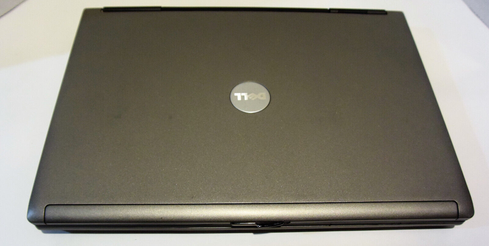 Dell Latitude D630 14.1" Notebook (Intel Core 2 Duo 2GHz) - Parts/Repair AS IS - Picture 5 of 9