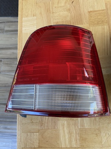 1998 Honda Odyssey Tail lights Oem - Picture 2 of 7