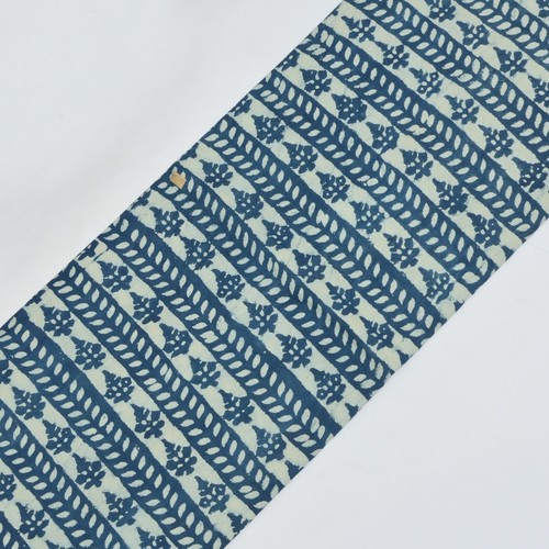 1 Yard Indian Cotton wooden Hand Block Print Blue Floral Beautiful Craft Fabric - Picture 4 of 7