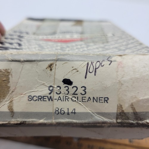 Briggs & Stratton 93323 Air Cleaner Screw 144402 144411 144431 144451 145401 NOS - Picture 9 of 9