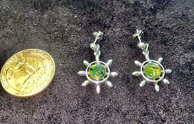 SCHIFF HELM RAD STERLINGSILBER OHRSTECKER MIT irisierender ABALONE-Muschel
