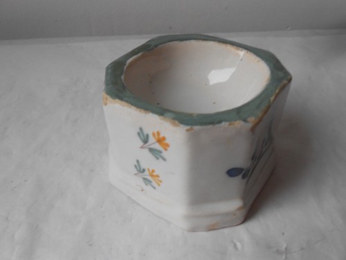 Antique ceramic Delft or North France saleron. Pottery. Salt shaker. 18/19 th.C - Picture 2 of 5