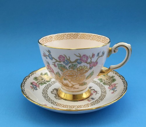 Taza y Platillo Toscano Hueso China Inglaterra Ki Ming Patrón Floral Dorado Borde - Imagen 2 de 13