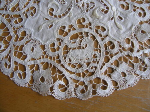 "Bobbina de lino cantú italiana siglo XIX bordado figurativo doily redondo 10+" - Imagen 5 de 12