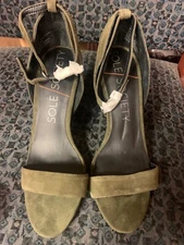 Sole Society olive green Women's Size 7.5 suede Heels New no tags