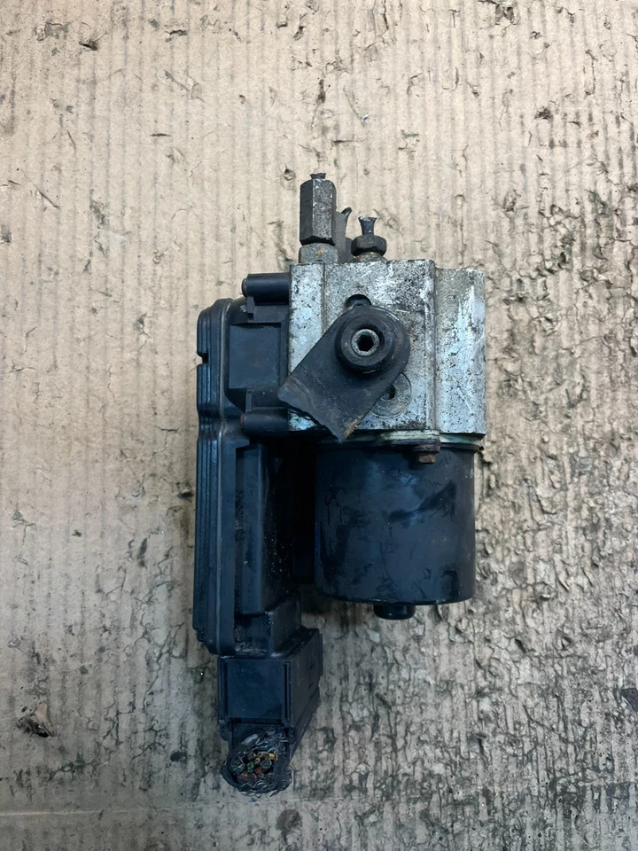 Ford E250 E350 Econoline 2004 2007 bomba de freno antibloqueo ABS antibloqueo V6438 DG Foto 2 de 4