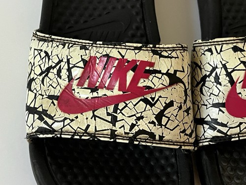 Nike Women's Size 6 Crackle Print Slides Slip-on Sandals White Black Pink - Picture 2 of 7