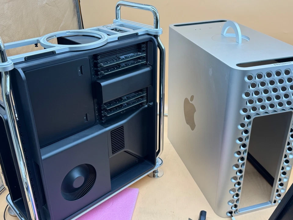2019 Mac Pro 3.5GHz Intel Xeon W 8 Core 32GB RAM 500GB Radeon Pro W5500X 8GB L#3 - Image 3 of 4