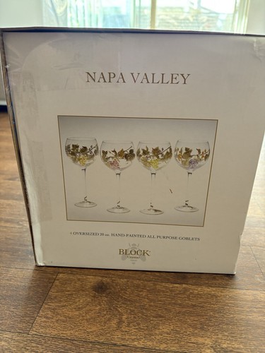 Set of 4 beautiful hand-painted Napa Valley stemmed goblet wine glasses NWT - Picture 3 of 6