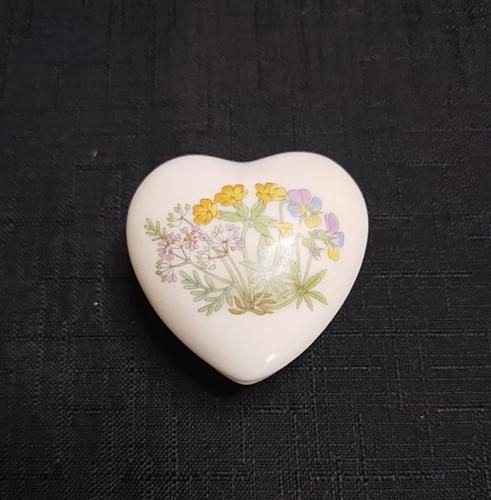 Menge 4 Vintage Porzellan Herzform Blumen Schmuck Andenken Boxen Otagiri - Bild 8 von 14
