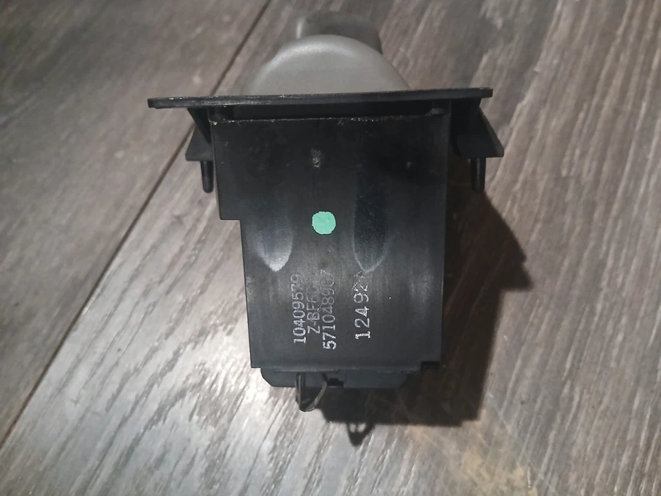 00 - 05 PONTIAC MONTANA VAN 车头灯开关(dash Mtd)原始设备制造商:10409579 — 第 2/4 张图片