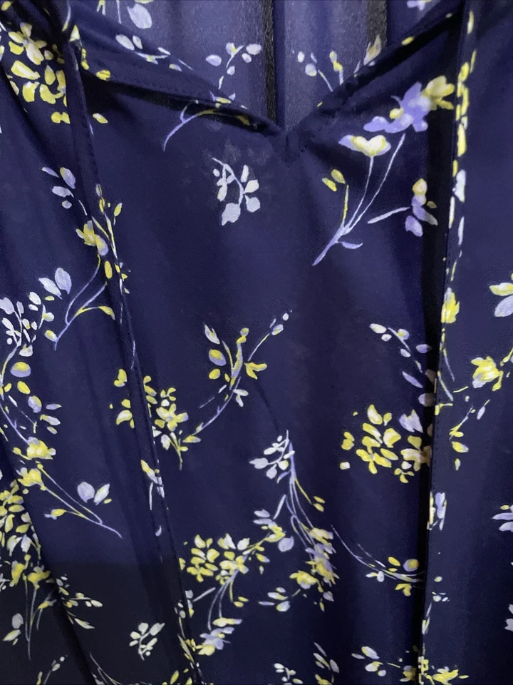 CROFT & BARROW 2X Top Azul Estampado Geométrico Floral Manga Corta Foto 2 de 4