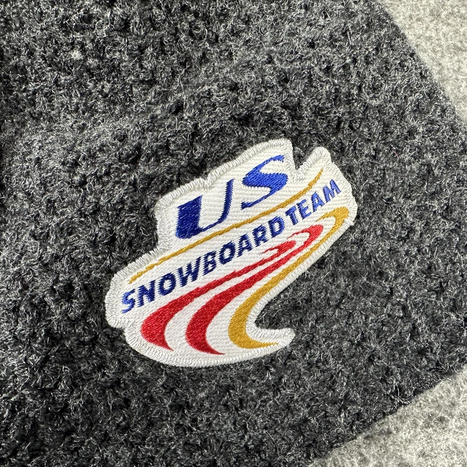 Gorro masculino equipe de snowboard cinza snowboard Nike ACG malha inverno EUA - Imagem 3 de 4