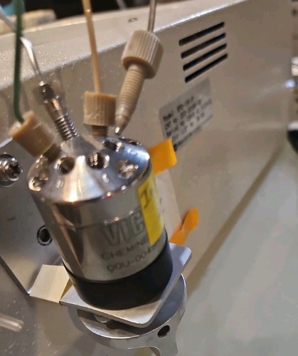 Shimadzu SPD-10A VP HPLC UV-VIS Detector Tested w/ Column, VICI Valve, Fiber Cab - Picture 5 of 10