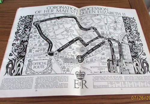 THE CORONATION OF HER MAJESTY QUEEN ELIZABETH II APPROVED SOUVENIR PROGRAMME - Picture 4 of 8