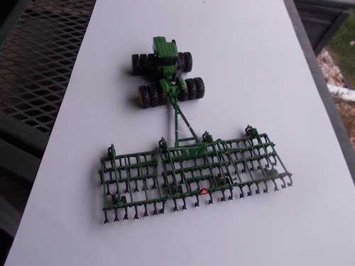 Ertl John Deere 9400 4WD triples Farm Toy Tractor with 2200 Cultivator 1/64 - Picture 7 of 9