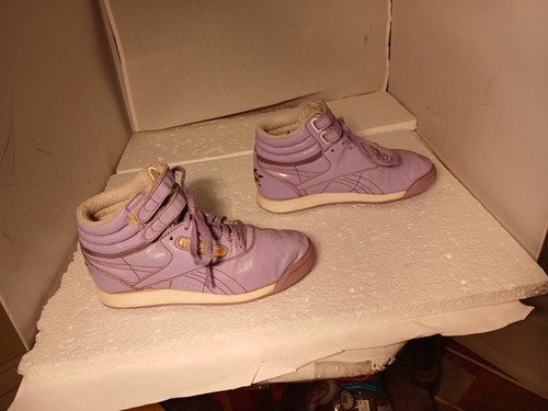 Vintage Reebok Freestyle Hi lila kleine Mädchen Turnschuhe Größe 1,5 US / 1 UK / 32 EUR - Bild 2 von 13