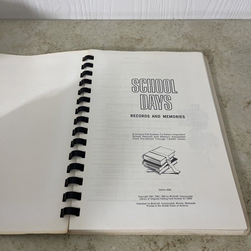 Libro de recuerdos vintage de días escolares K-12 registros de salud recuerdos recuerdos 9,25x6,5 - Imagen 2 de 9