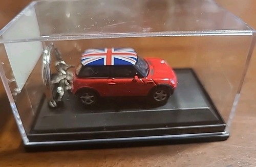 Mini Cooper Car keyring. 1:87 scale Keychain NEW Style T09/2319 - Picture 3 of 4