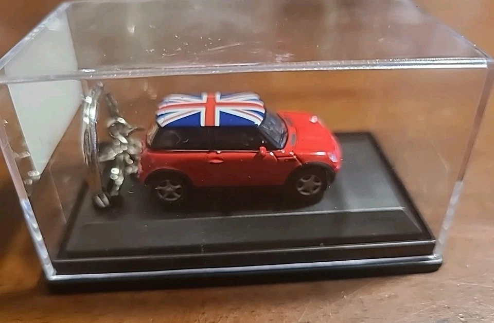 Mini Cooper Car keyring. 1:87 scale Keychain NEW Style T09/2319 - Image 3 of 4