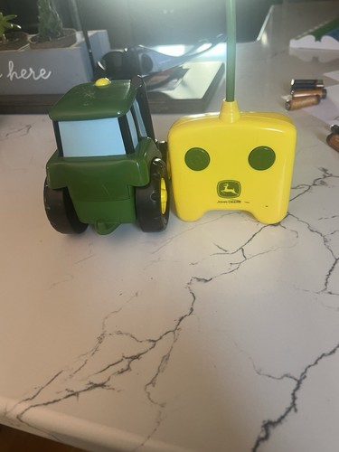 Kids Remote Control Tractor JOHNNY John Deere Toddler Toy Farm RC Works (A127) - Picture 3 of 4
