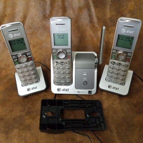 AT&T CL81301 1.9 GHz Trio Handsets Single Line Cordless Phone - Picture 1 of 7