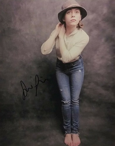 Sophia Lillis - Dungeons & Dragons - Signed 8x10