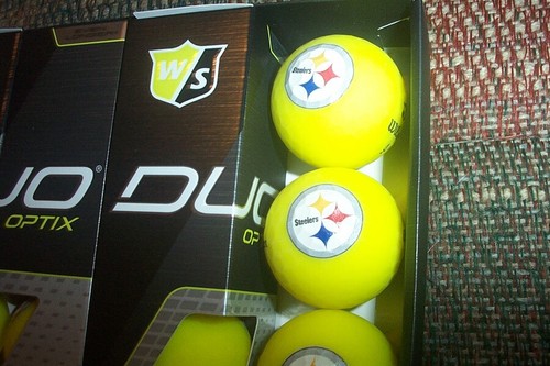 1 DZ BRANDNEU 2020 Wilson Staff Duo Optix Golfball gelb Pittsburgh Steelers - Bild 2 von 2