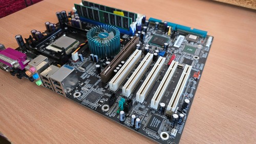 ABIT IC7 con CPU Intel Pentium 4 3GHz y 1GB RAM - Prueba OK - Imagen 17 de 23