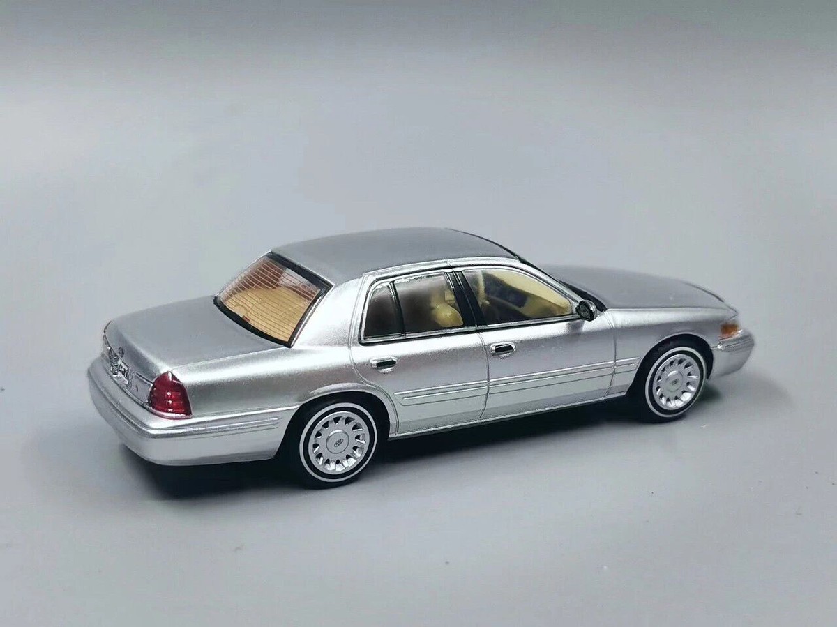 04L-266 GOC 1/64 フォード クラウン VICTORIA GOC 1/64 Alloy diecast car model Ford Crown Victoria car