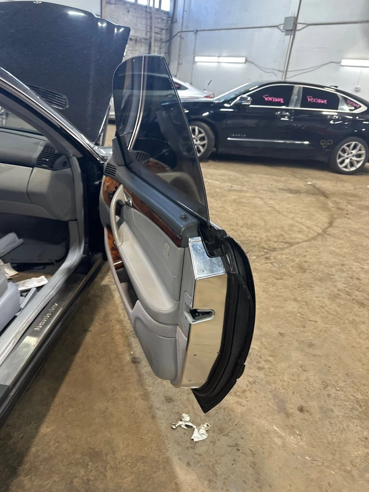 Used Front Right Door Assembly Front fits: 2002 Mercedes-benz Mercedes cl-class Foto 4 de 4