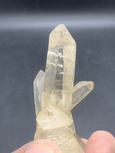 340 Carats Beautiful Himalayan Quartz With Unique Shape. - Picture 5 of 15