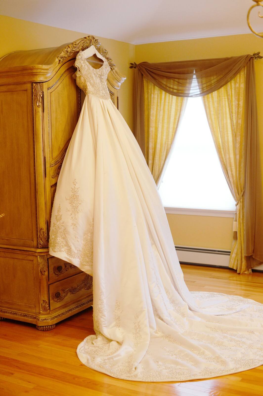Stephen Yearick Wedding Dress Ball Gown KSY49 Sz 6 Swarovski Crystals Long Train image 5