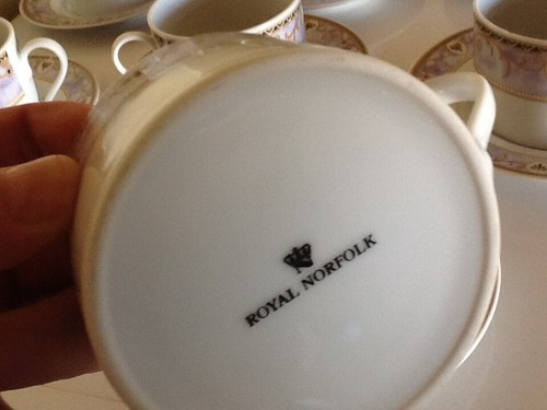 7 X ROYAL NORFOLK CUPS + SAUCERS- - LILAC, BLACK, GOLD TRIM - FREEPOST UK - Picture 6 of 7