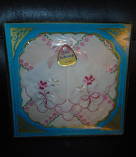 NOS VINTAGE BOX OF 2 LADIE'S WHITE WITH PINK EMBROIDERED FLOWERS HANDKERCHIEFS