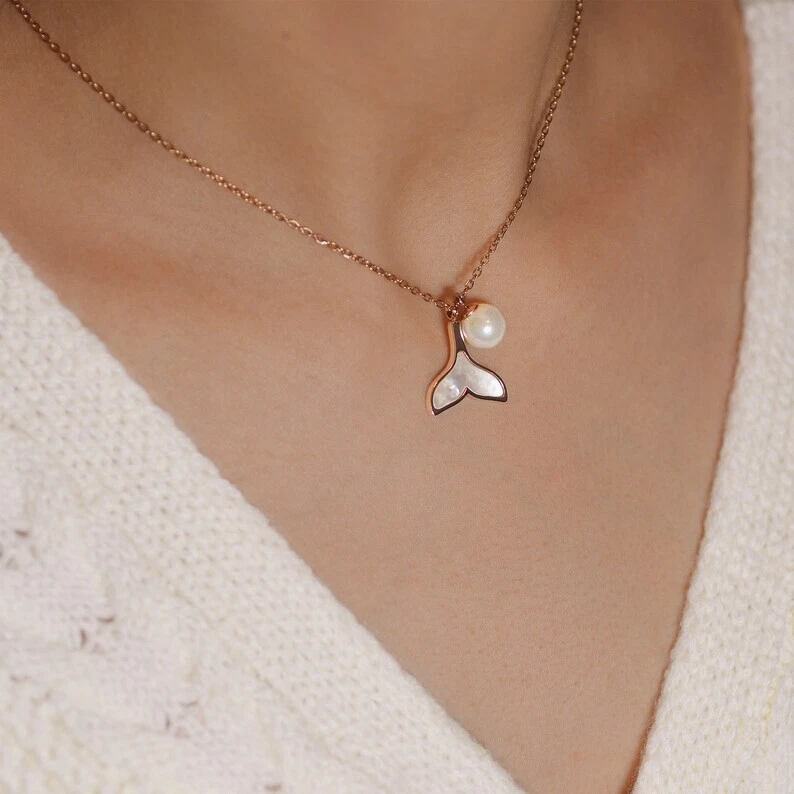 Collar de regalo de cadena colgante de sirena y perlas brillantes de oro rosa de 10 quilates para mujer Foto 2 de 4