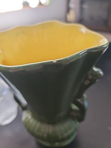 VINTAGE RED WING POTTERY GREEN VASE Collectable See Discription - Picture 7 of 7
