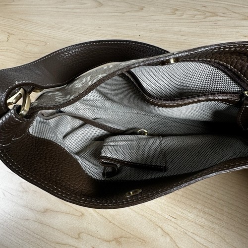 Borsa a tracolla Dooney & Bourke Monogram grigia firmata secchiello tracolla nera - Foto 11 di 16