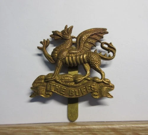 Vintage WW1, WW2 The Buffs, Royal East Kent Regiment MILITARY CAP BADGE