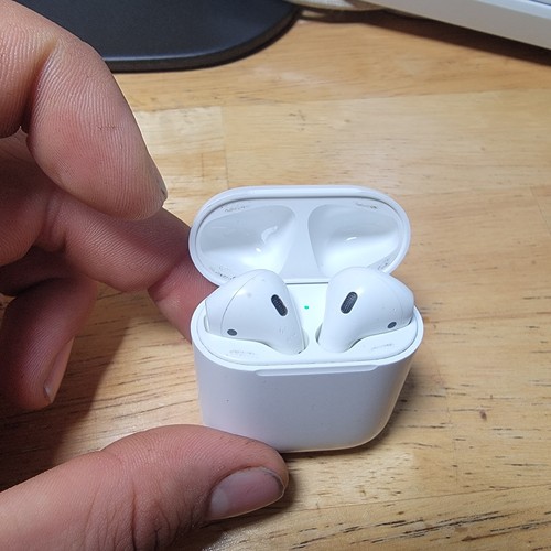 Apple AirPods 2nd Gen with Charging Case – Tested Authentic – Grade B - Picture 2 of 5