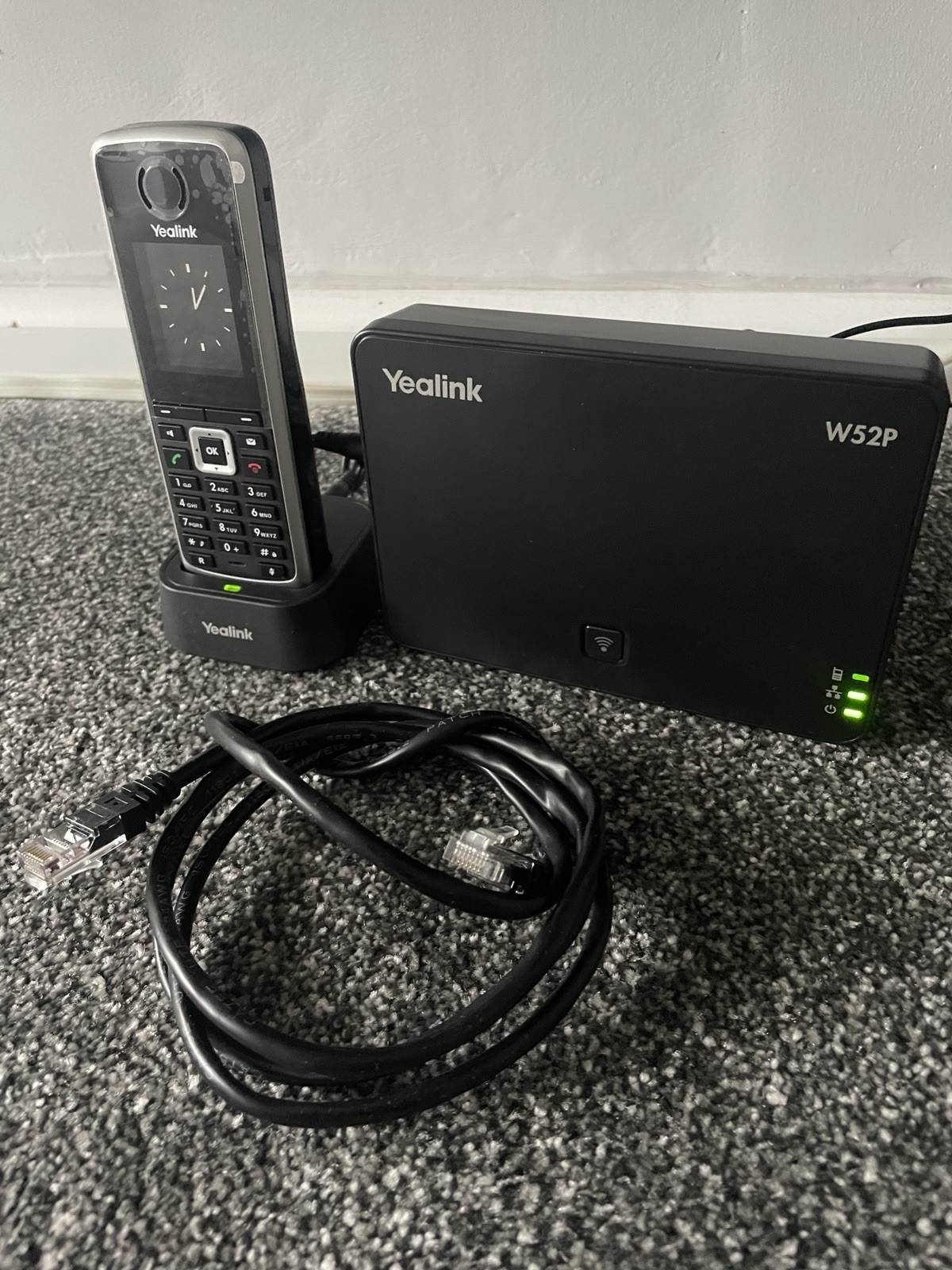 Yealink W52P Wireless Dect Phone Base Station Handset Charger & 2x Power Supply