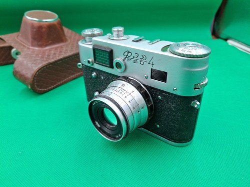 VINTAGE FED 4 USSR Rangefinder CAMERA + leather case - working order. - Picture 2 of 14
