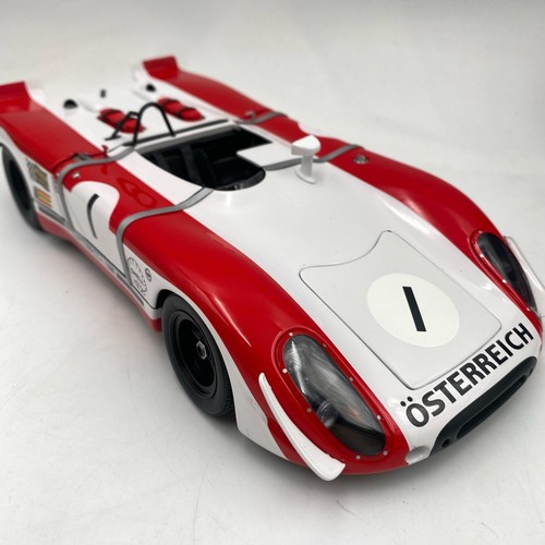 AUTOart Porsche 908/02 Watkins Glen 1969 Winner Redman Siffert #1 1:18 Scale - Picture 11 of 15