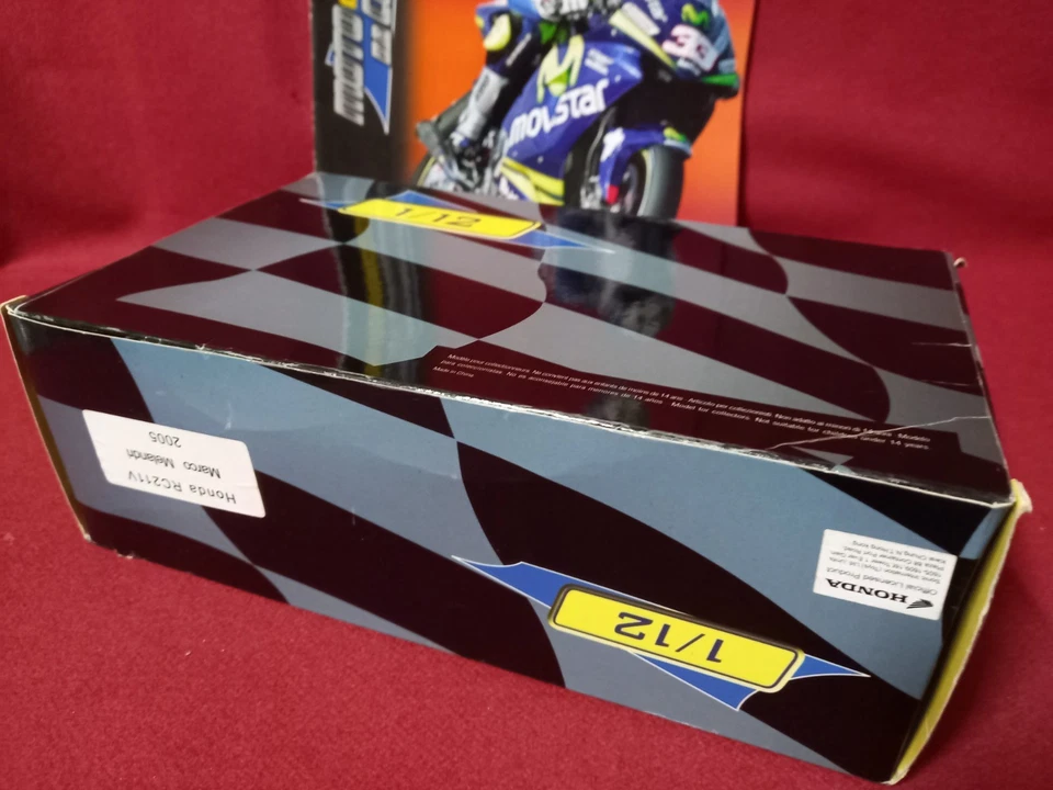 MOTO DA CORSA ALTAYA SCALA 1/12 HONDA RC 211 V MARCO MELANDRI  FASCICOLO NUM: 4 - Immagine 4 di 4