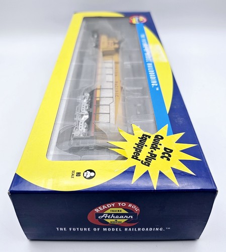 HO Athearn ATH98243 Union Pacific SD40-2 Diesel Locomotive #8021 - Picture 14 of 16