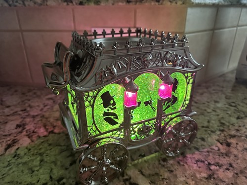 Candelabro de 3 mechas Bath and Body Works CARRIAGE WATERGLOBE ILUMINAR Halloween - Imagen 5 de 11